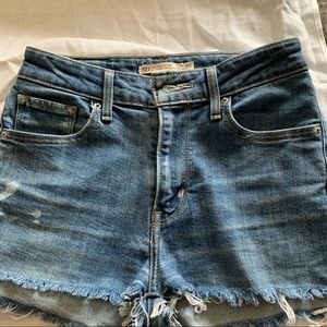 Levi’s 721 woman’s high rise skinny shorts size 25